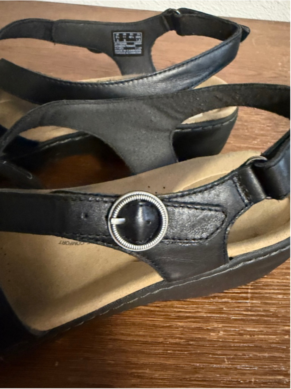 Clarks Black Leather Comfort Wedge Sandals Womens Size 11 Adjustable Slingback - Picture 5 of 9